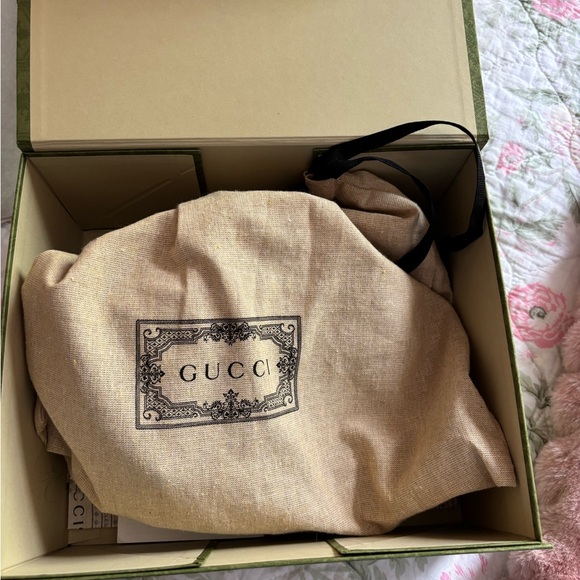 Gucci Calfskin GG Tennis Embossed Belt Bag - Picture 2 of 9